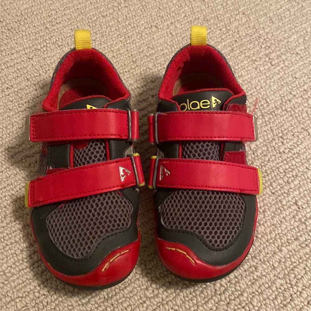 Plae shoes